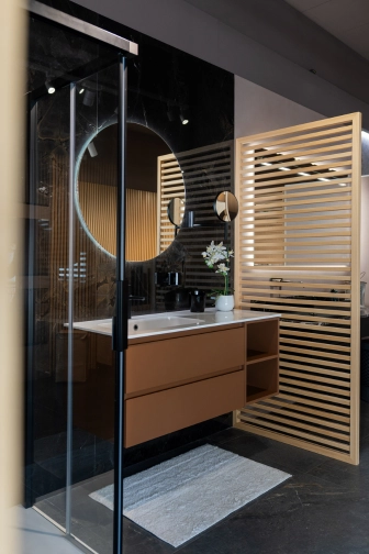 Rivestimenti e piastrelle decorative per bagni moderni