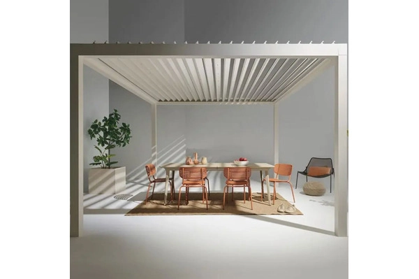 Trasforma il tuo spazio esterno con la Pergola Bioclimatica Smart Movie