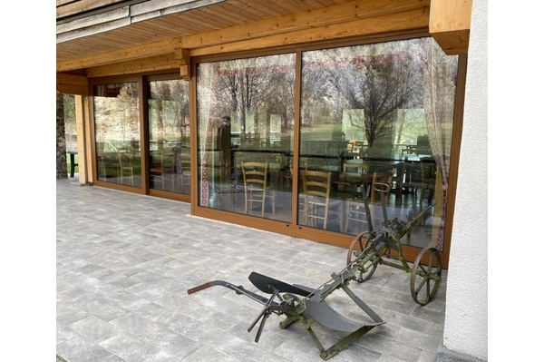 Come sfruttare gli spazi di un ristorante con lâ€™installazione di vetrate in alluminio?