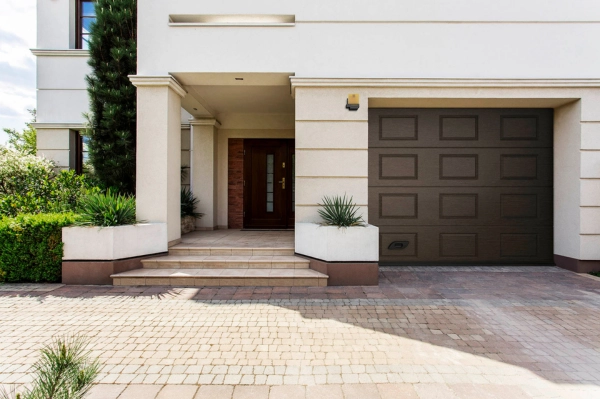 Portoni sezionali GO Italia: sicurezza, design e massima personalizzazione