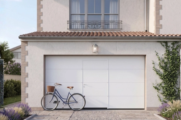 Portoni Sezionali con Porta Pedonale: Scopri GO LEVEL per il tuo Garage in FVG
