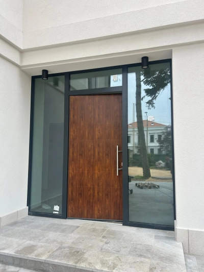 Abitazione Privata, Opicina, TS Metra NC75 STH con cerniere a scomparsa.